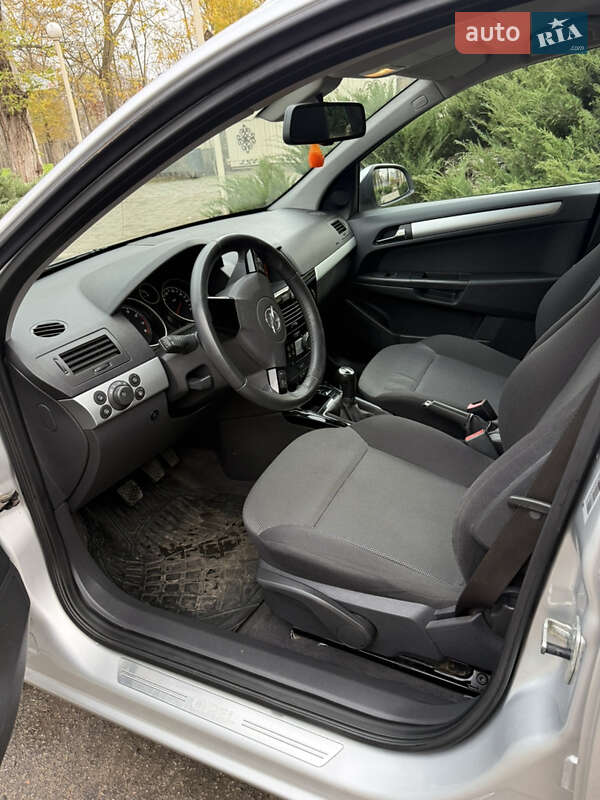 Универсал Opel Astra 2010 в Николаеве фото 13 Универсал Opel Astra 2010 в Николаеве