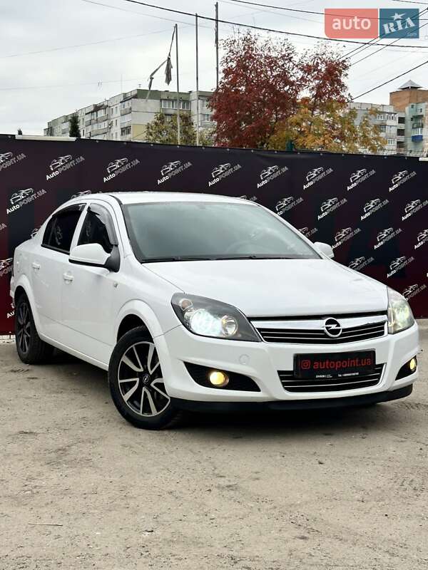 Opel Astra 2013 Opel Astra 2013