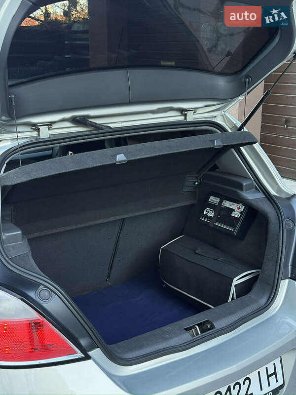 Хэтчбек Opel Astra 2006 в Ивано-Франковске