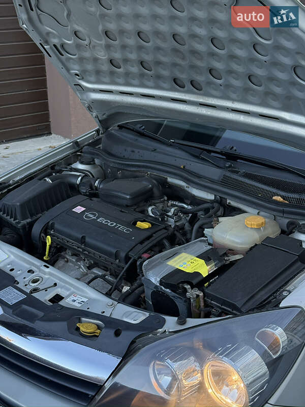 Хэтчбек Opel Astra 2006 в Ивано-Франковске