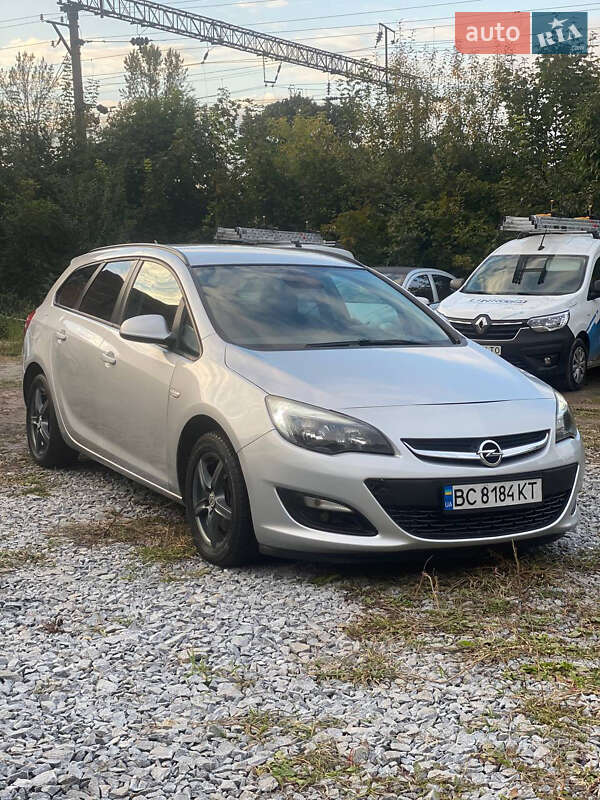 Універсал Opel Astra 2013 в Львові