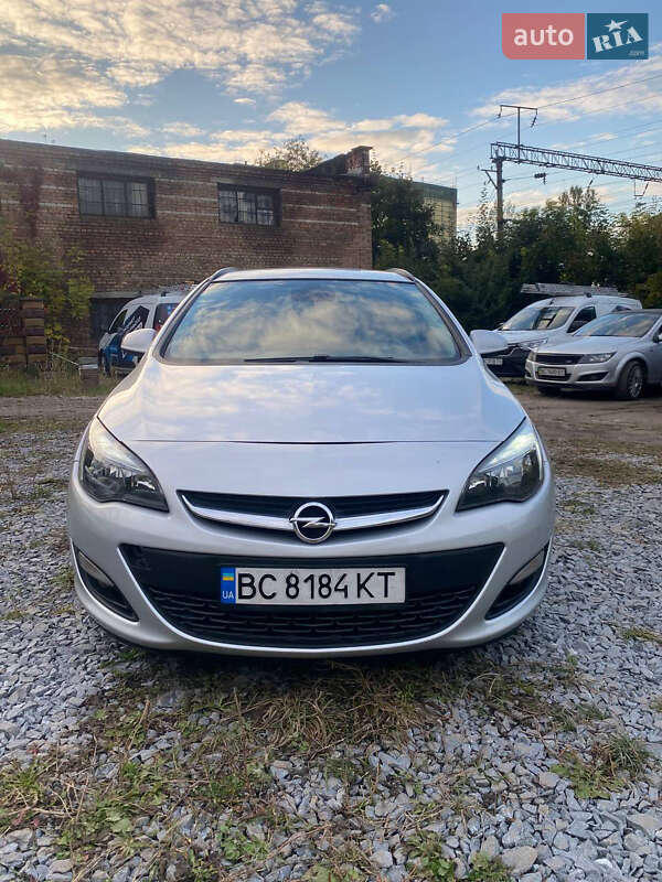 Універсал Opel Astra 2013 в Львові