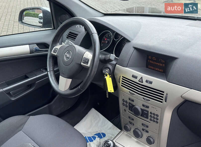 Універсал Opel Astra 2009 в Тернополі