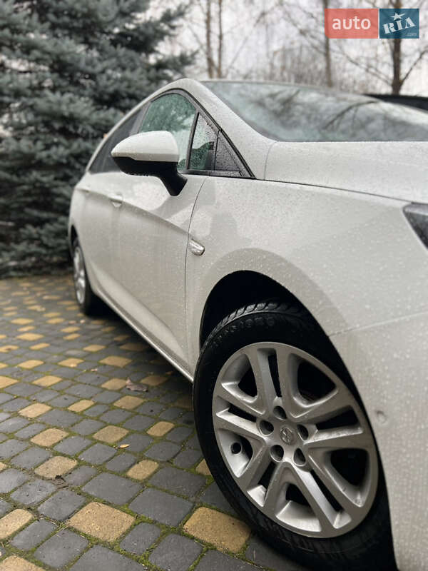 Універсал Opel Astra 2018 в Львові