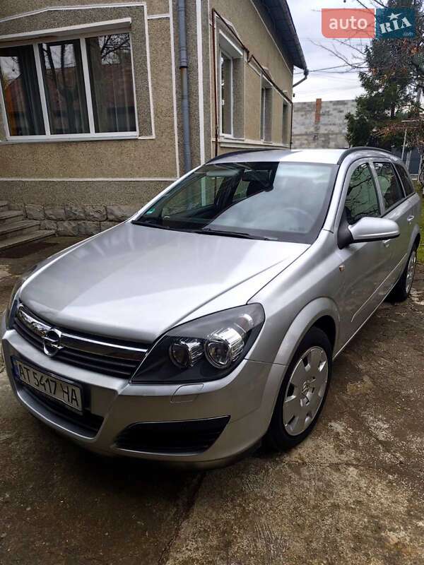 Универсал Opel Astra 2005 в Надворной