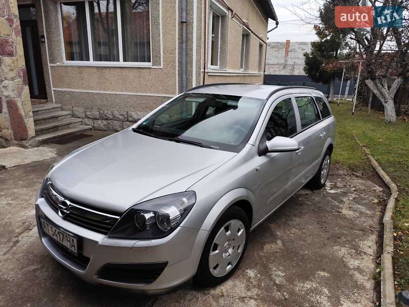 Универсал Opel Astra 2005 в Надворной