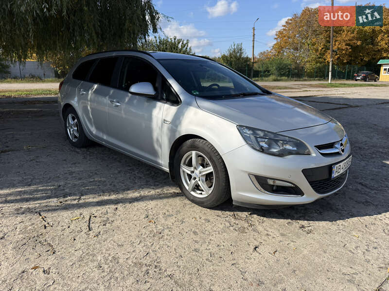 Універсал Opel Astra 2013 в Ладижині