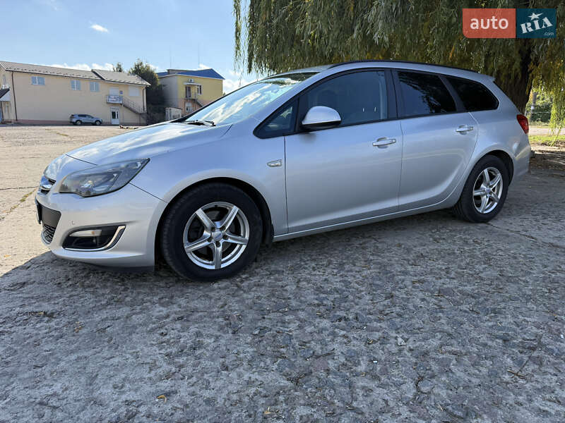 Універсал Opel Astra 2013 в Ладижині