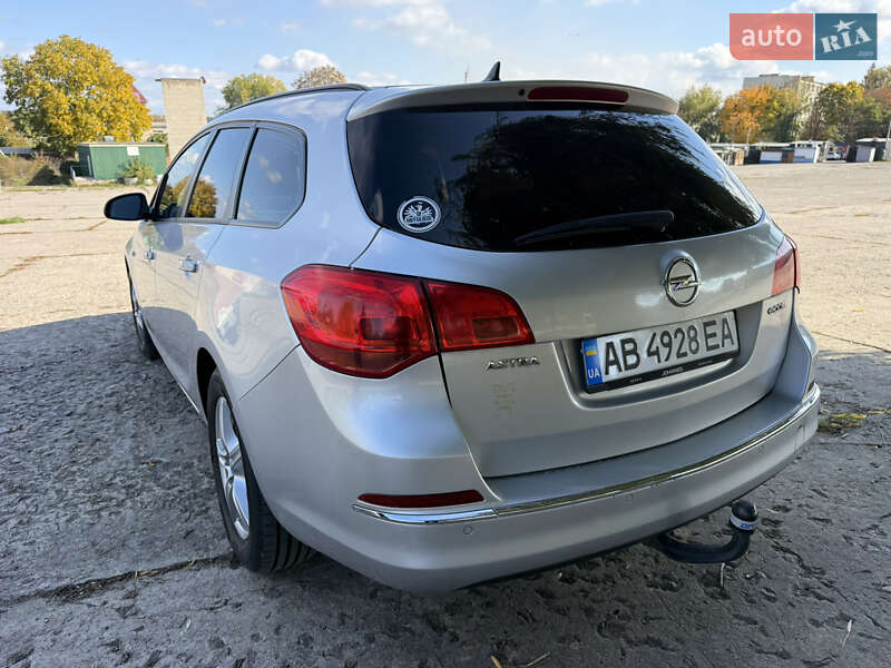 Універсал Opel Astra 2013 в Ладижині