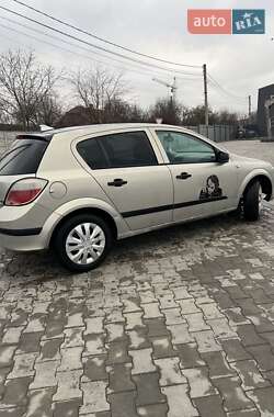 Хэтчбек Opel Astra 2006 в Полтаве