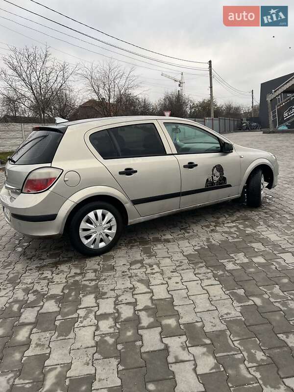 Хэтчбек Opel Astra 2006 в Полтаве