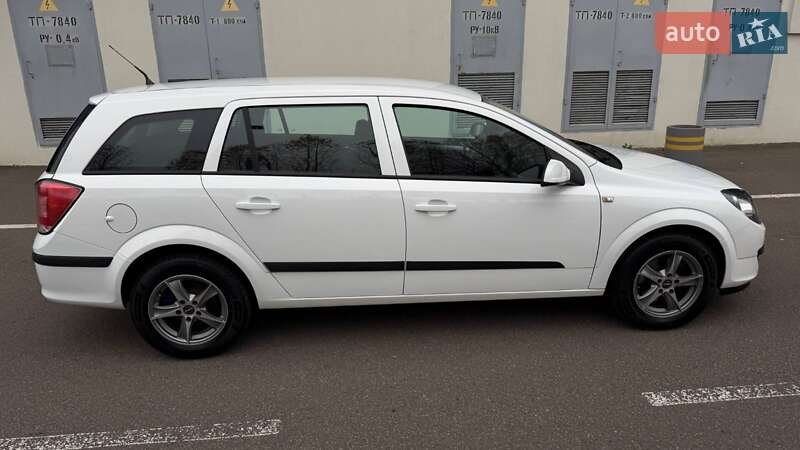 Хэтчбек Opel Astra 2006 в Боярке