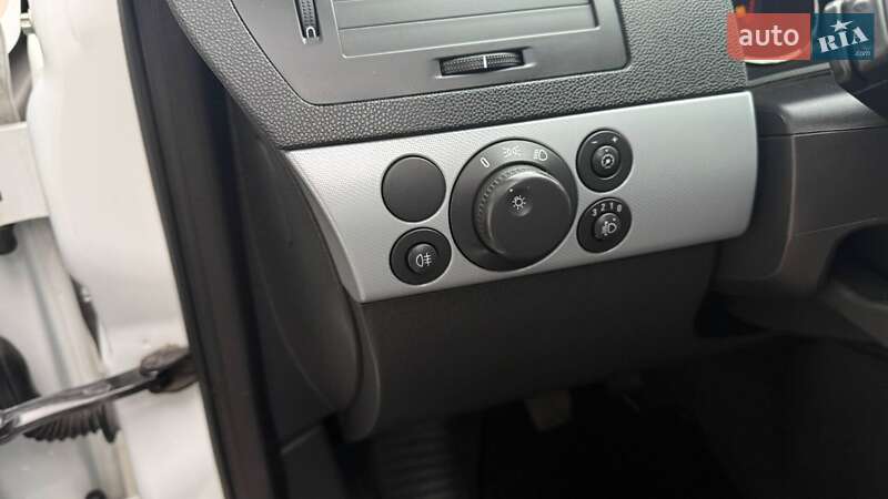 Хэтчбек Opel Astra 2006 в Боярке