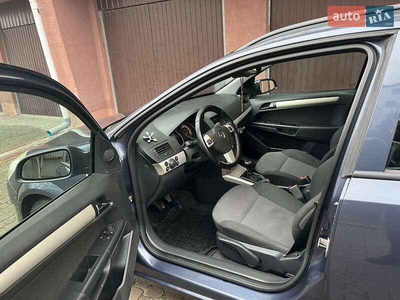 Универсал Opel Astra 2008 в Пустомытах