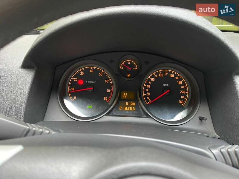 Седан Opel Astra 2012 в Киеве фото 7 Седан Opel Astra 2012 в Киеве