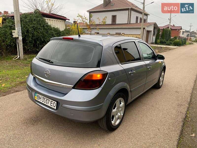 Хэтчбек Opel Astra 2007 в Одессе