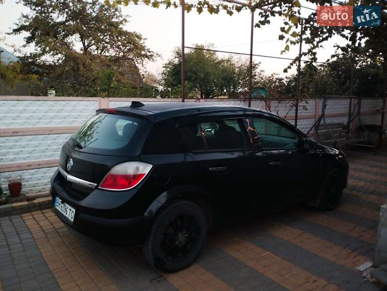 Хэтчбек Opel Astra 2005 в Белгороде-Днестровском фото 2 Хэтчбек Opel Astra 2005 в Белгороде-Днестровском