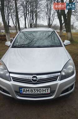 Хетчбек Opel Astra 2012 в Малині