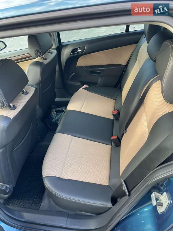 Универсал Opel Astra 2007 в Волочиске