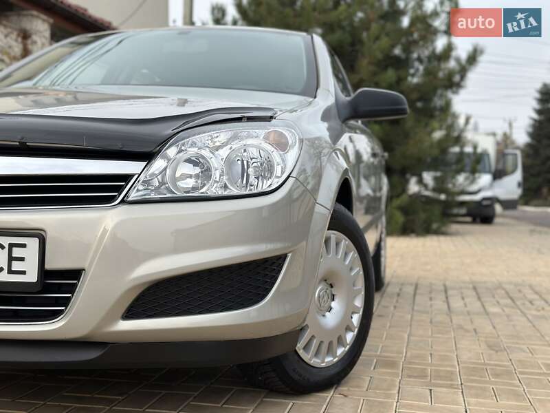 Хэтчбек Opel Astra 2008 в Одессе