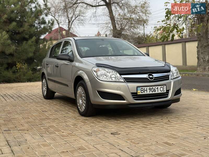 Хэтчбек Opel Astra 2008 в Одессе