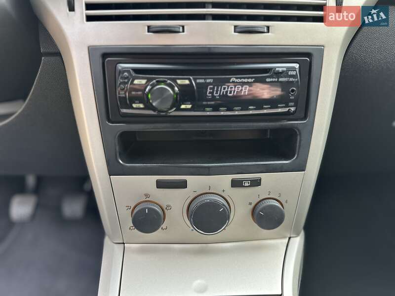 Хэтчбек Opel Astra 2008 в Одессе