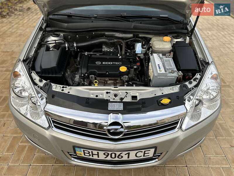 Хэтчбек Opel Astra 2008 в Одессе