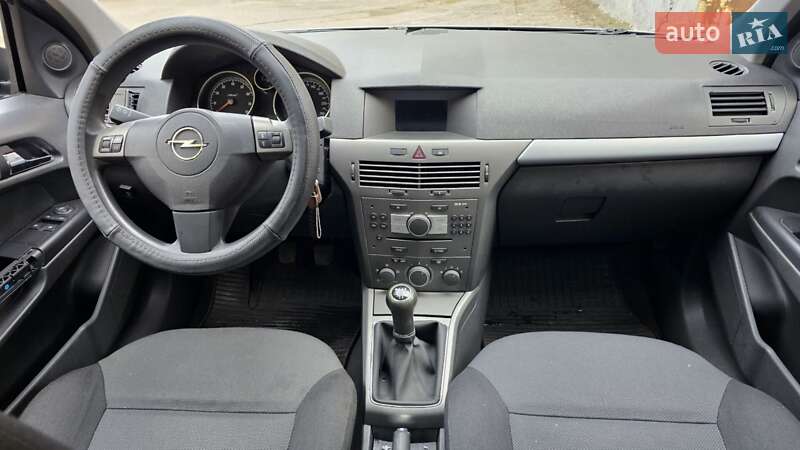 Універсал Opel Astra 2005 в Харкові