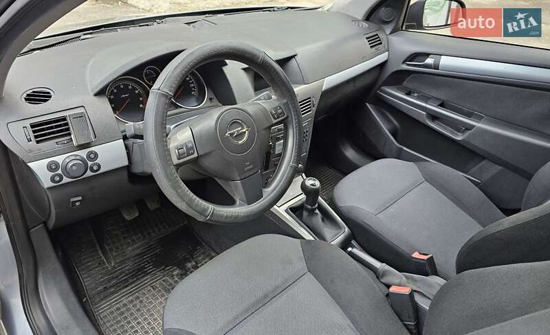Універсал Opel Astra 2005 в Харкові