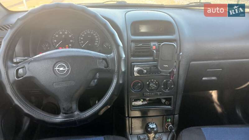 Седан Opel Astra 2006 в Одессе