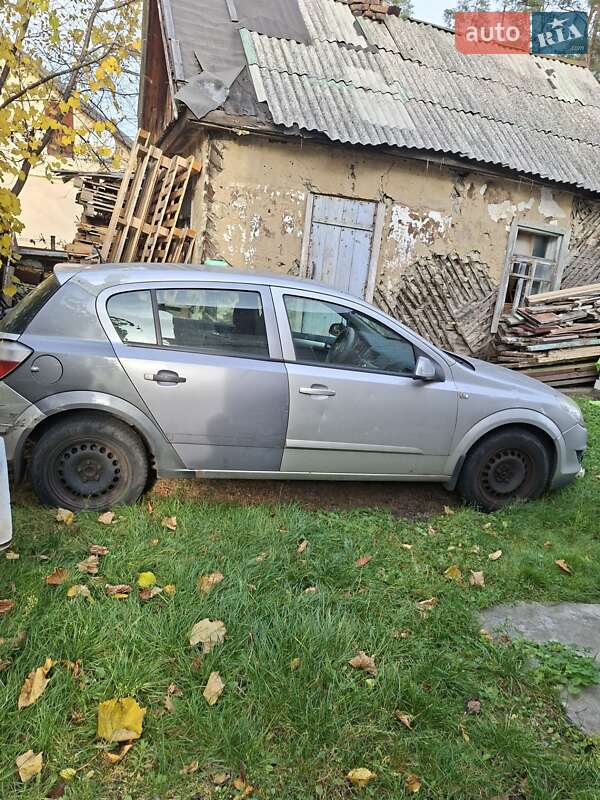Хэтчбек Opel Astra 2007 в Ирпене