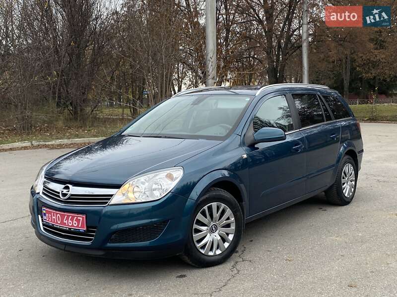Универсал Opel Astra 2008 в Полтаве