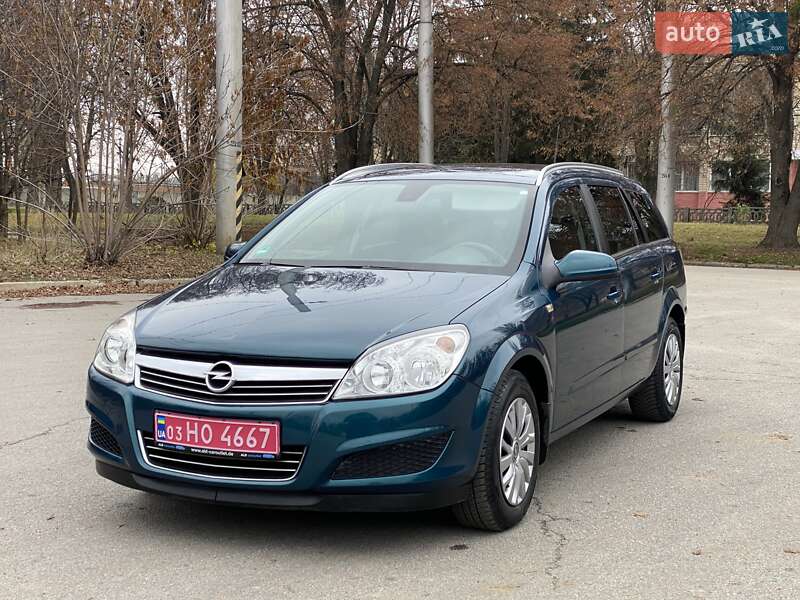 Универсал Opel Astra 2008 в Полтаве