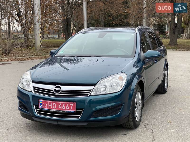 Универсал Opel Astra 2008 в Полтаве