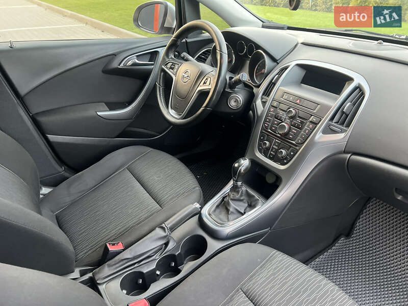 Универсал Opel Astra 2013 в Виннице