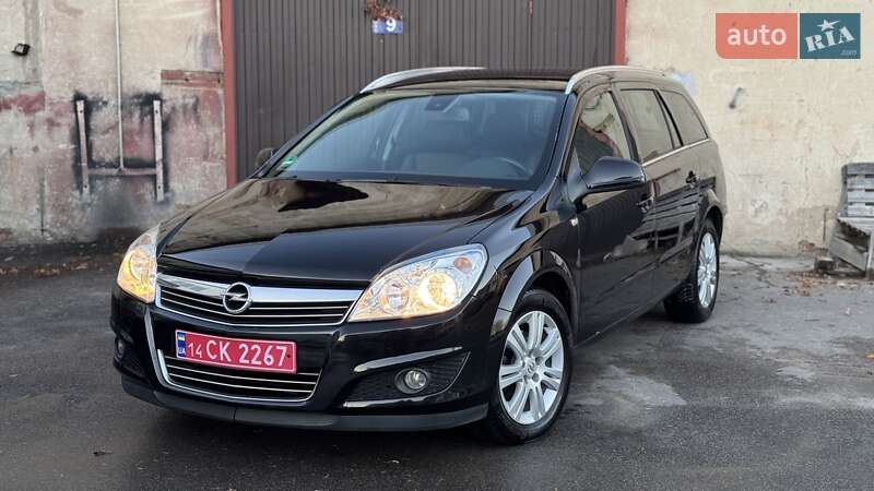 Універсал Opel Astra 2010 в Калуші