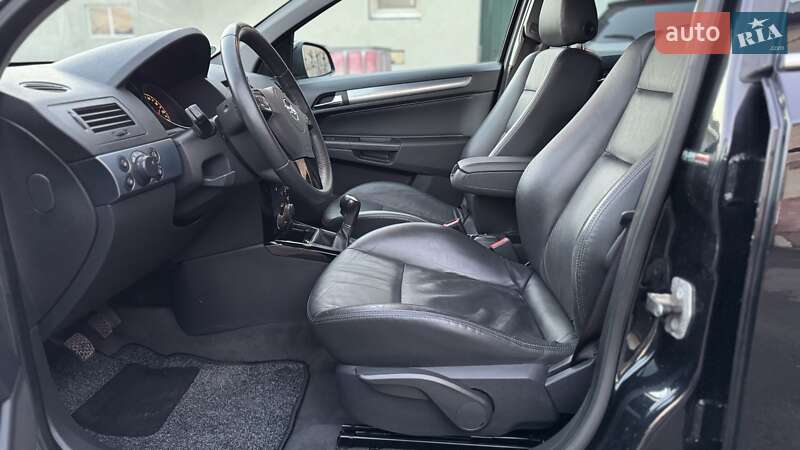 Універсал Opel Astra 2010 в Калуші