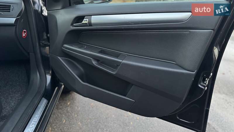 Універсал Opel Astra 2010 в Калуші