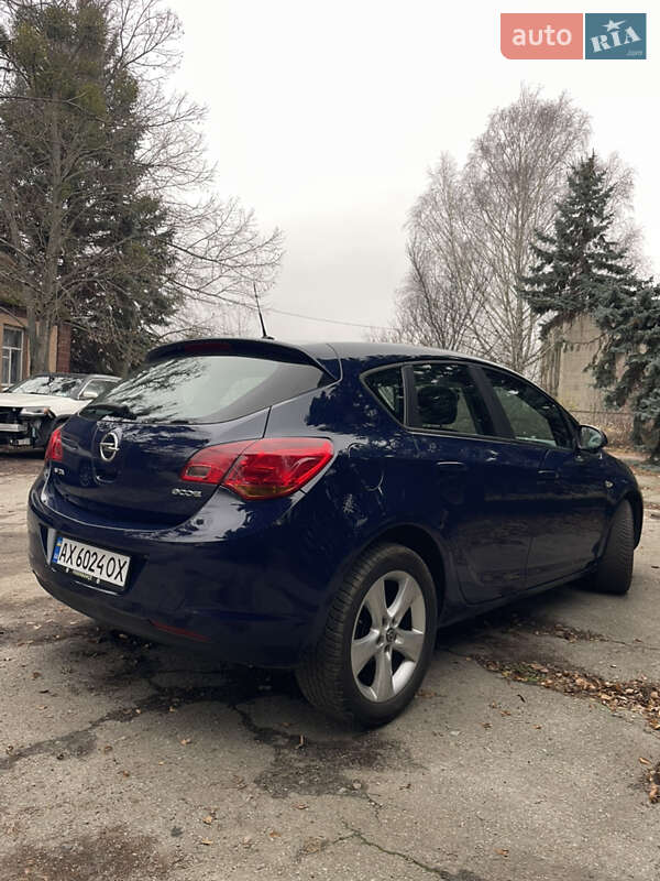 Хэтчбек Opel Astra 2010 в Харькове