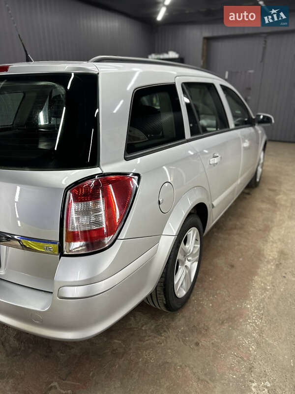 Універсал Opel Astra 2008 в Києві