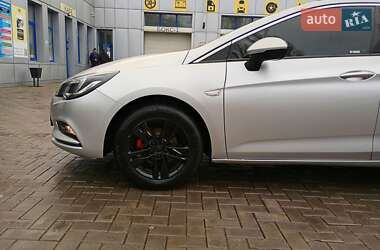 Универсал Opel Astra 2017 в Николаеве