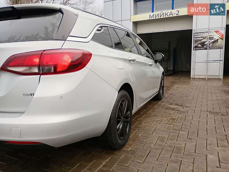 Универсал Opel Astra 2017 в Николаеве