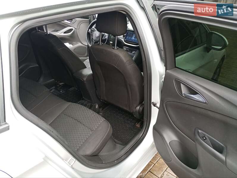 Универсал Opel Astra 2017 в Николаеве