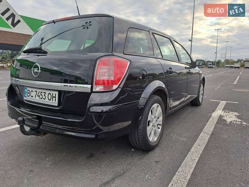 Універсал Opel Astra 2009 в Львові