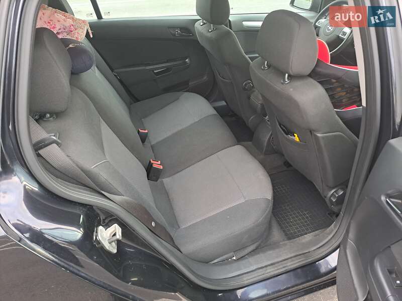 Універсал Opel Astra 2009 в Львові