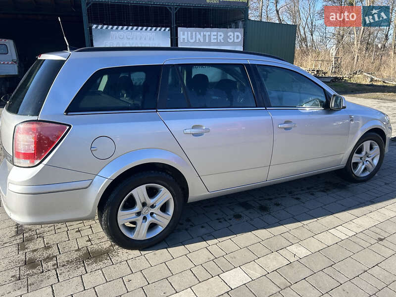 Універсал Opel Astra 2010 в Бродах