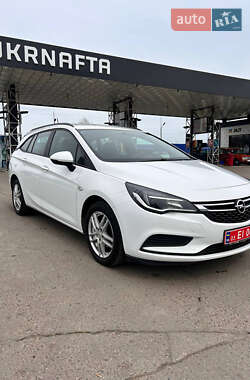 Універсал Opel Astra 2019 в Рівному