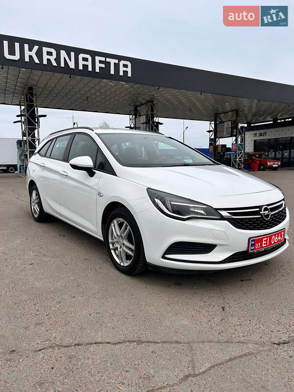Універсал Opel Astra 2019 в Рівному