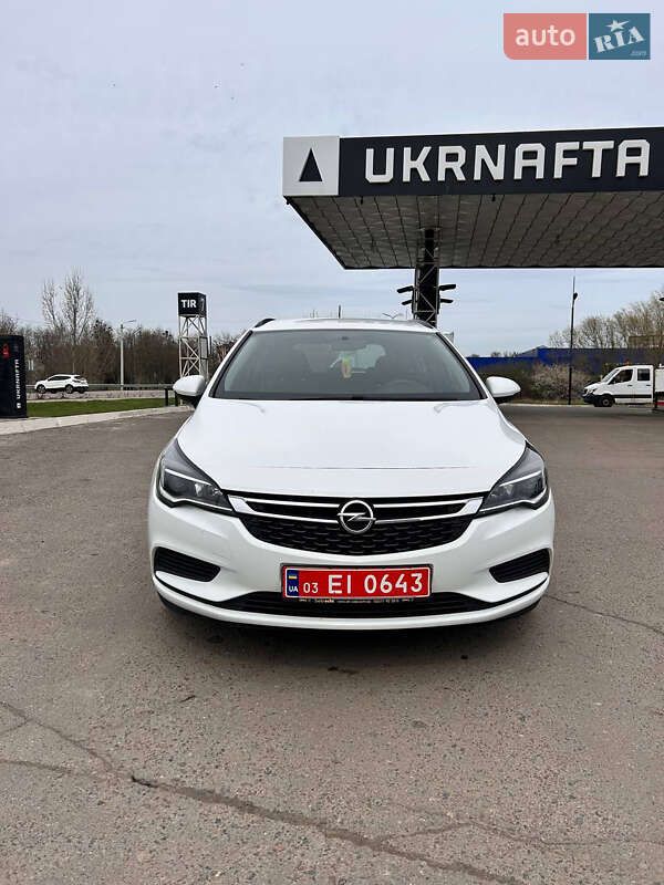 Универсал Opel Astra 2019 в Ровно