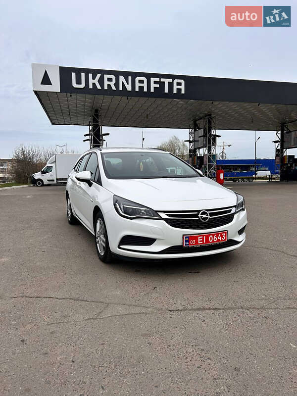 Універсал Opel Astra 2019 в Рівному